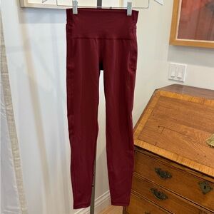 Thrive Société Outdoor Legging - Cranberry
